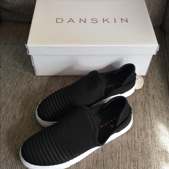 Danskin Swift slip on styling sneaker Size 7 New - Picture 3 of 4